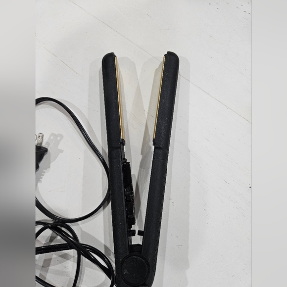 Red Brand, Ceramic Tourmaline flat iron. EUC - Picture 4 of 4